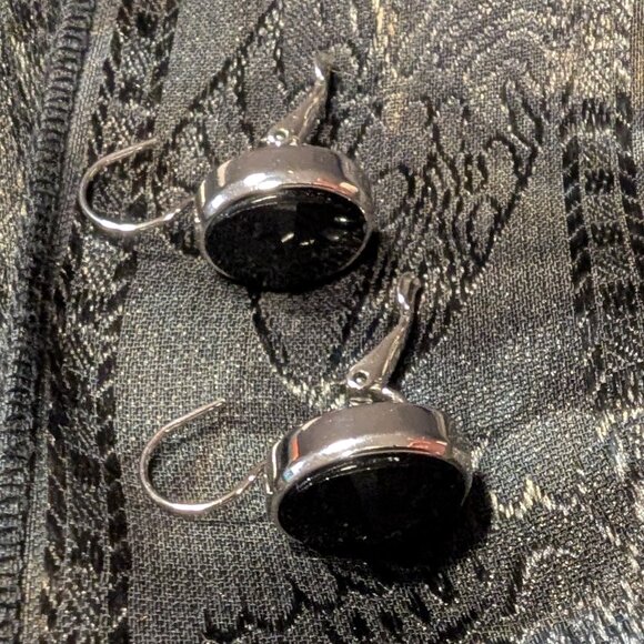 Myka Onyx silver earring - Picture 2 of 7